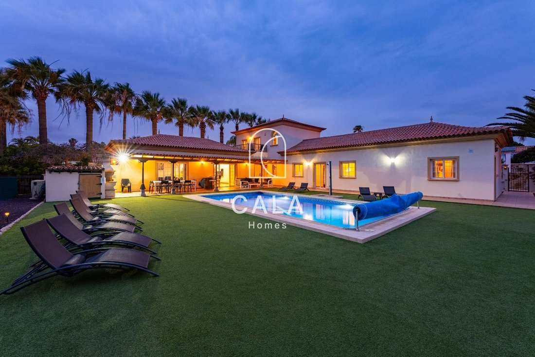 Villa in San Miguel de Abona, Canary Islands, Spain 1 - 16091211