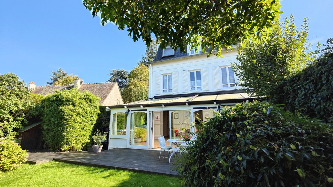 House in Montfort-l'Amaury, Ile-de-France, France 1 - 16091456