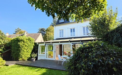 House in Montfort-l'Amaury, Ile-de-France, France 1