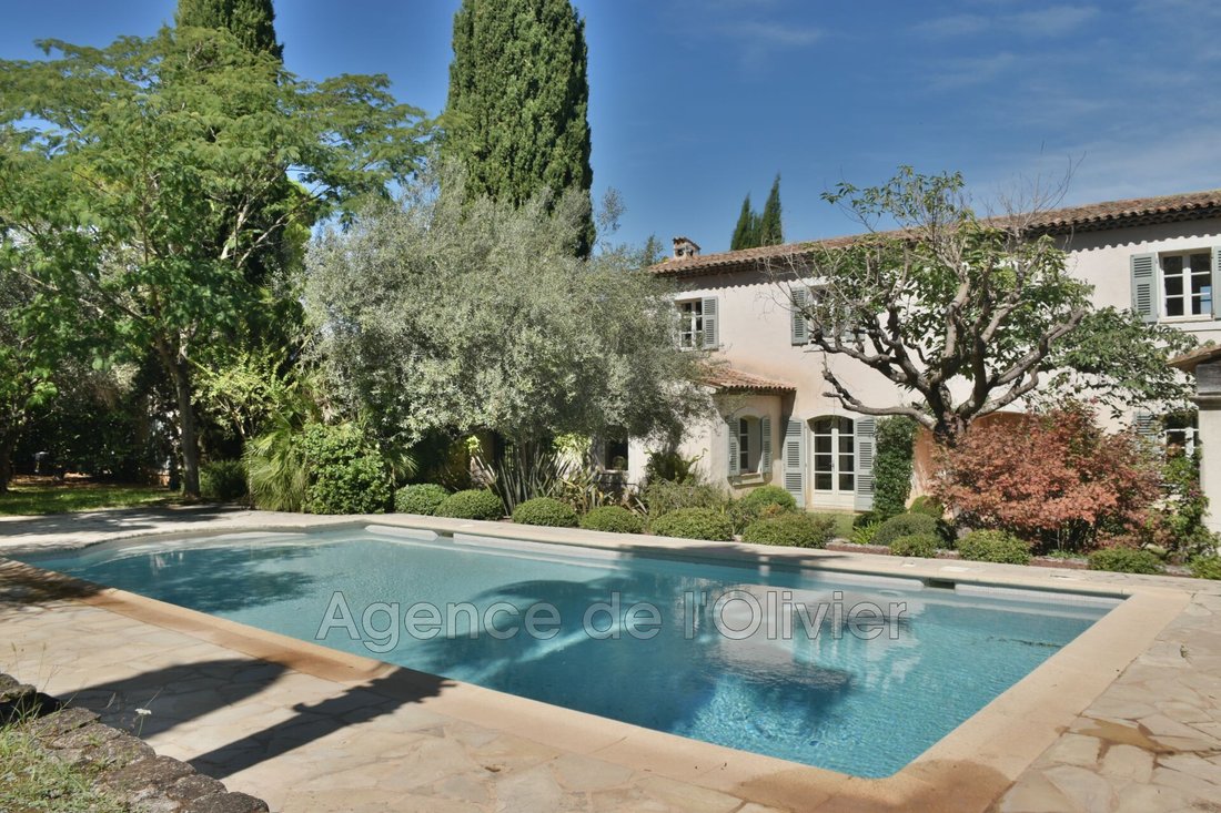 Villa in Valbonne, Provence-Alpes-Côte d'Azur, France 1 - 14409379