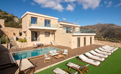Villa in Community of Agios Nikolaos, Agios Nikolaos, Greece 1
