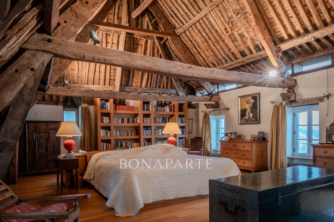 La Demoiselle des Marées: A Seaside Sovereign’s Retreat in Normandy’s Heart
