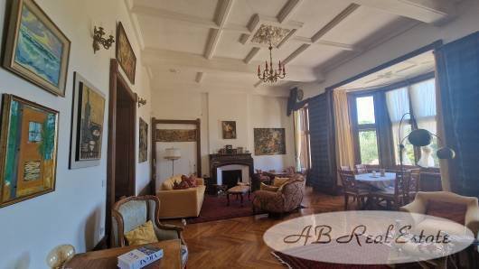 Le Rêve de 1887: A Timeless Château in Montpellier’s Golden Light - 5