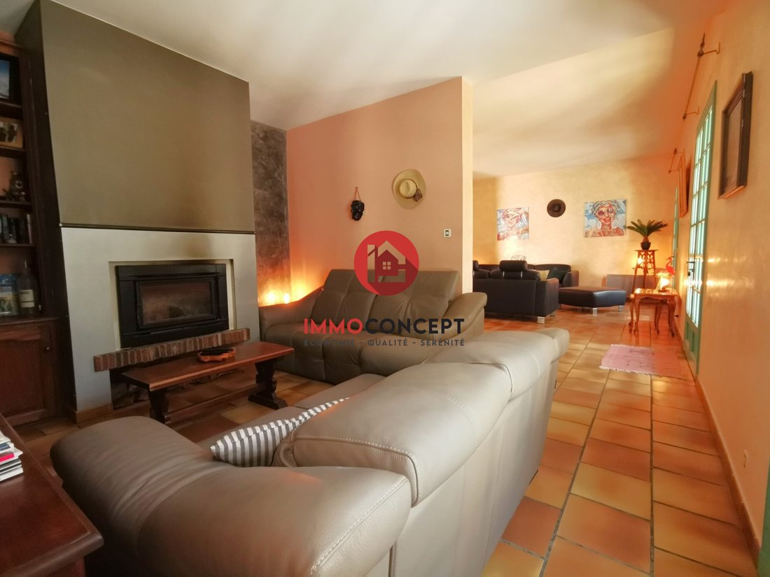 Villa in Tresques, Occitania, France 5 - 16094242