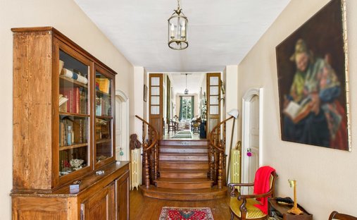 Near Villeneuve Sur Lot Magnificent Riverside Chateau With 6 Bedrooms And 8 Hectares Of Land