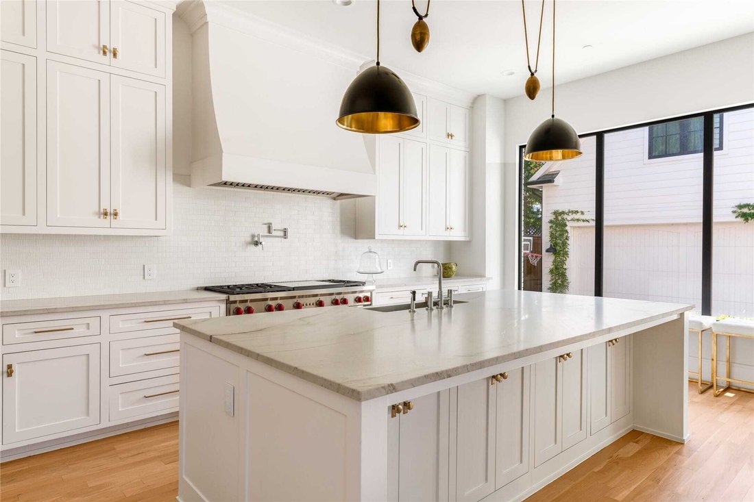Curated visual reference: Visual Reference: Walkable Dallas Gem With Guest Apartment In Dallas Texas United