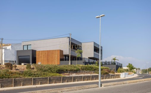 Villa in Setubal (Sao Sebastiao), Setubal, Portugal 1