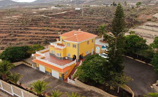 Villa in San Miguel de Abona, Canary Islands, Spain 1