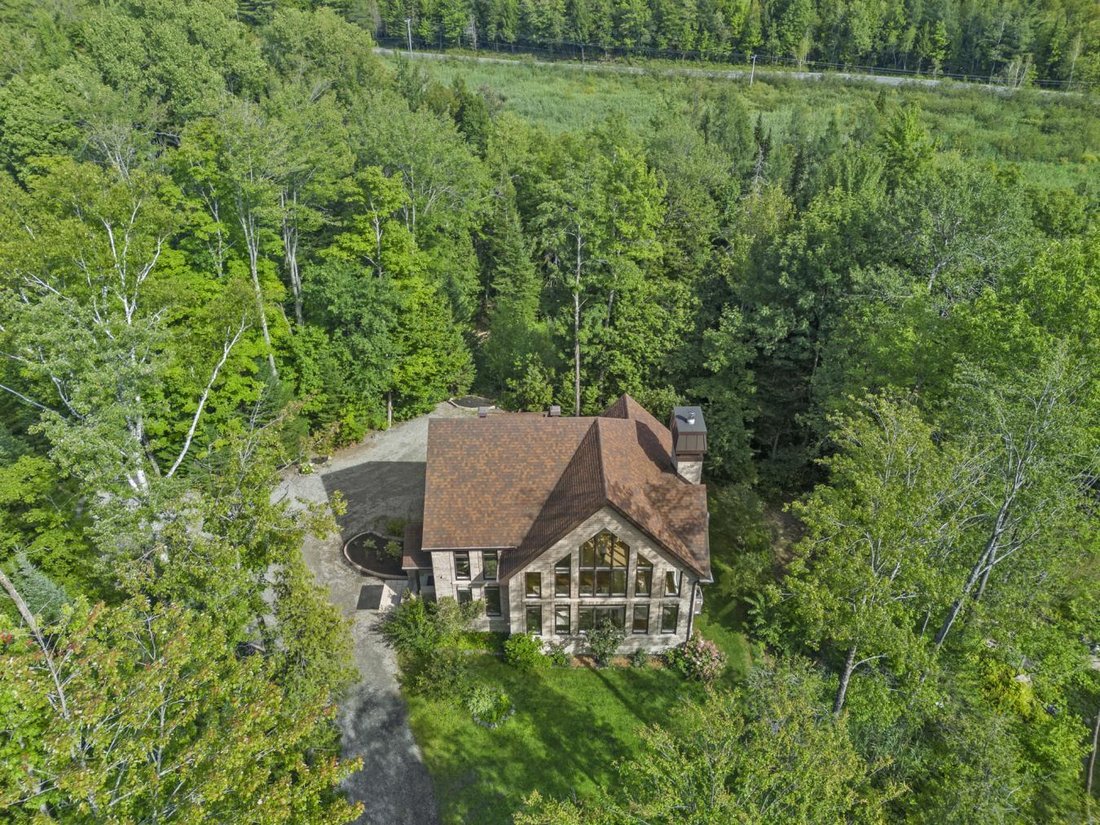 House in Austin, Quebec, Canada 3 - 16097082