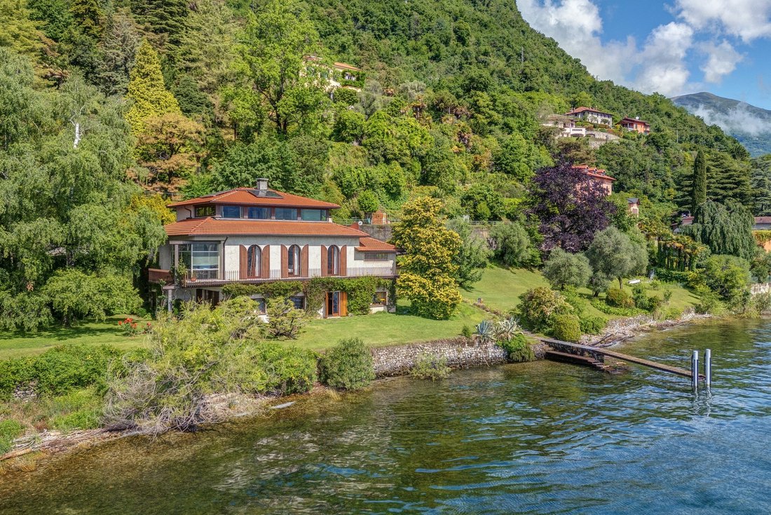 Villa in Griante, Lombardy, Italy 1 - 16097210
