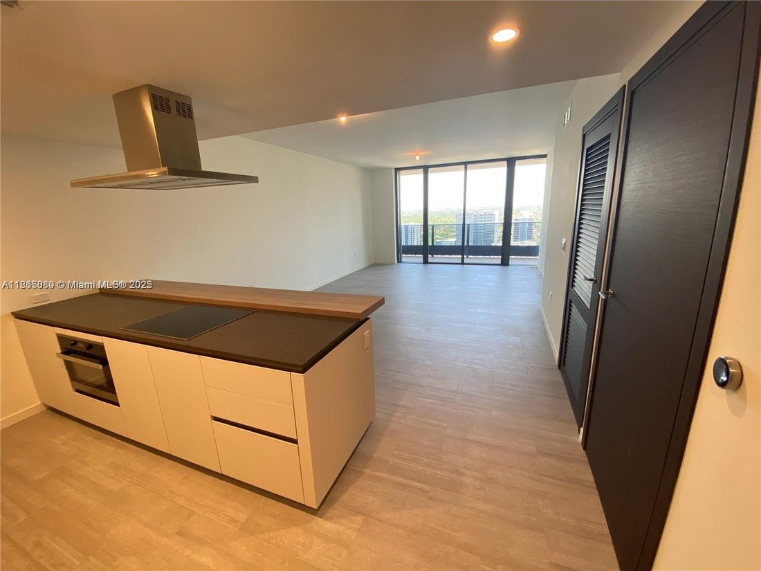 Condo in Miami, Florida, United States 3 - 16097157
