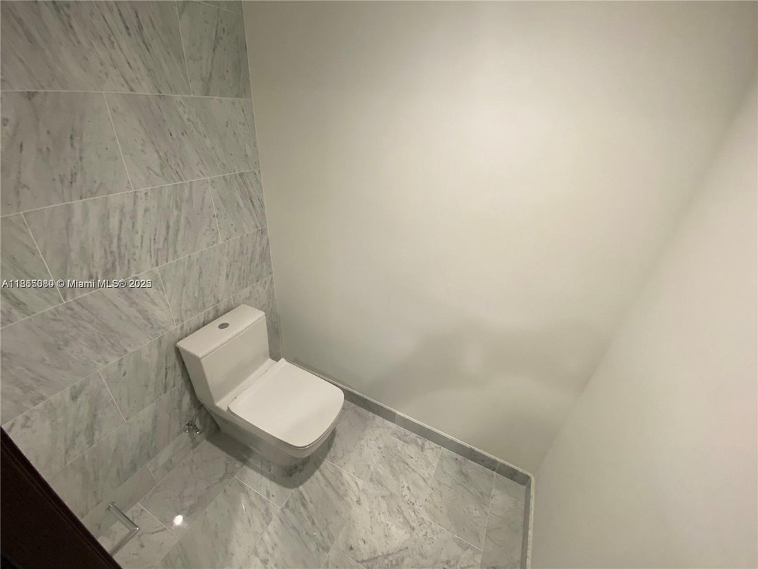 Condo in Miami, Florida, United States 4 - 16097157