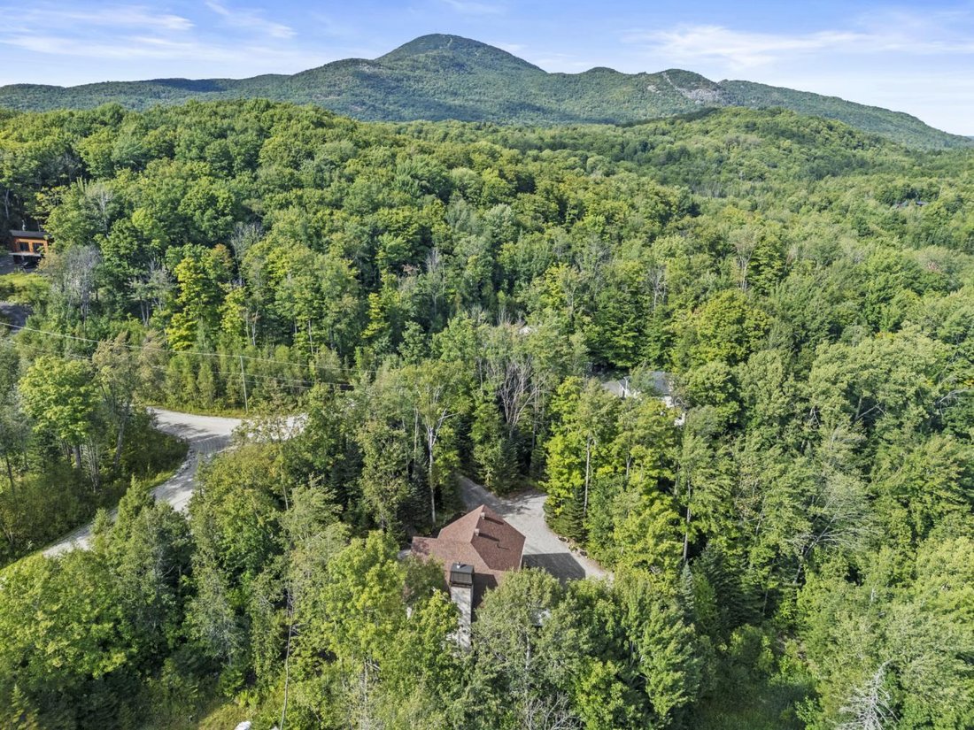 House in Austin, Quebec, Canada 4 - 16097082