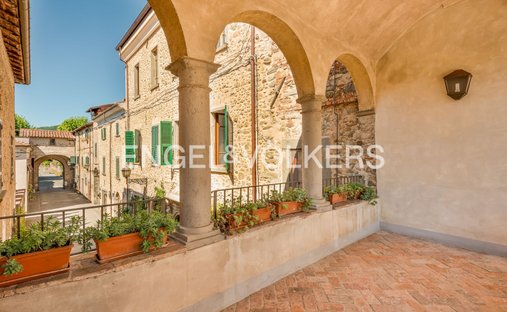 House in Villafranca in Lunigiana, Tuscany, Italy 1
