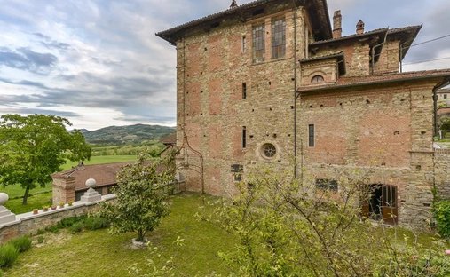 Castle for Sale in Bubbio, Piedmont, Italy