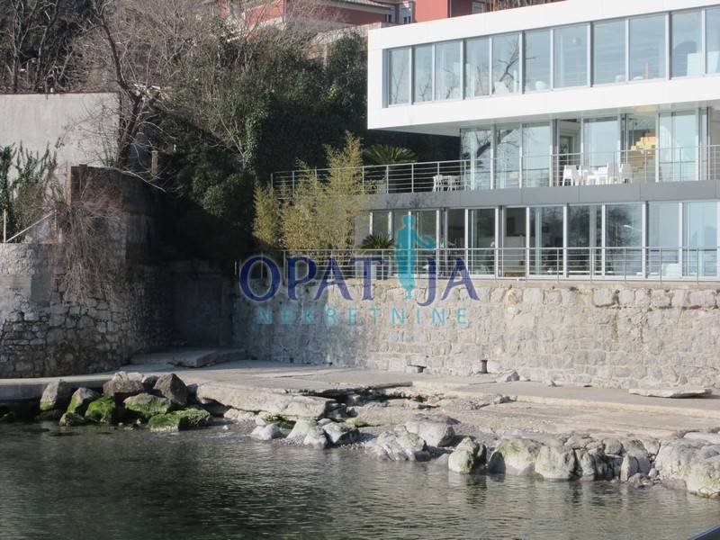 House in Mjesni odbor Kantrida, Grad Rijeka, Primorje-Gorski Kotar County 1 - 16098672