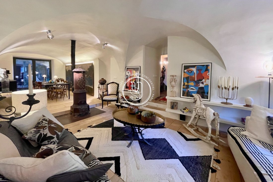 Villa in Uzès, Occitania, France 1 - 16100170