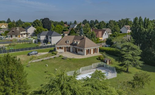 House in La Queue-les-Yvelines, Ile-de-France, France 1