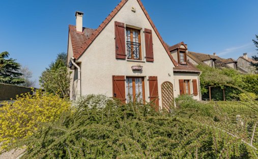 House in Mareil-le-Guyon, Ile-de-France, France 1