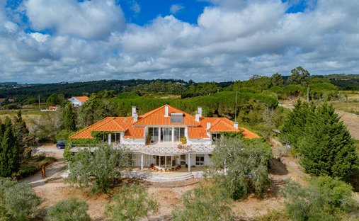 Farm Ranch in Alcabideche, Lissabon, Portugal 1
