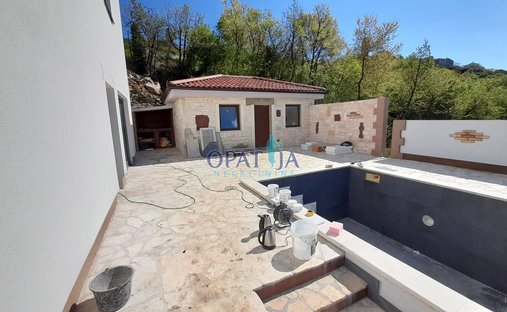 Apartment in Mjesni odbor Kastav, Grad Kastav, Primorje-Gorski Kotar County 1
