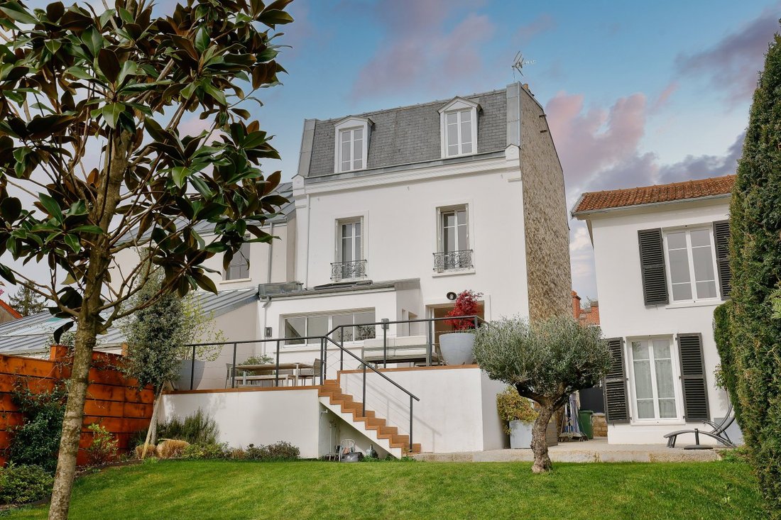 Villa in Jardin Parisien, Clamart, France 1 - 16099441