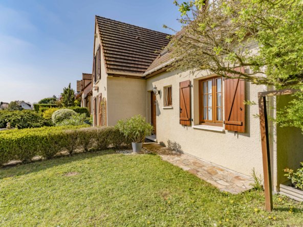 House in Mareil-le-Guyon, Ile-de-France, France 2 - 16099803