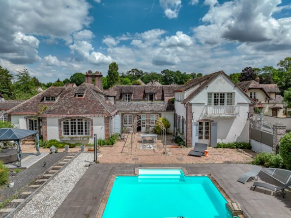 Estate in Sainte-Gemme-Moronval, Centre-Val de Loire, France 1 - 16099608