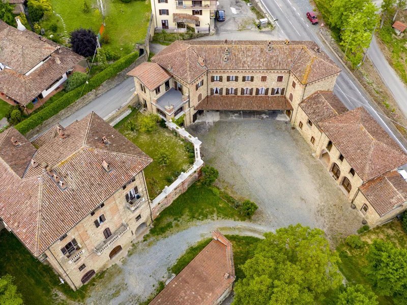 Estate in Bubbio, Piedmont, Italy 2 - 16099661