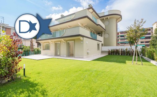 Apartment in Lungomare, Viareggio, Tuscany 1