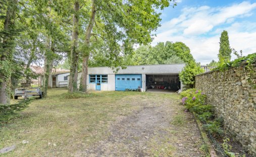 House in Poigny-la-Forêt, Ile-de-France, France 1