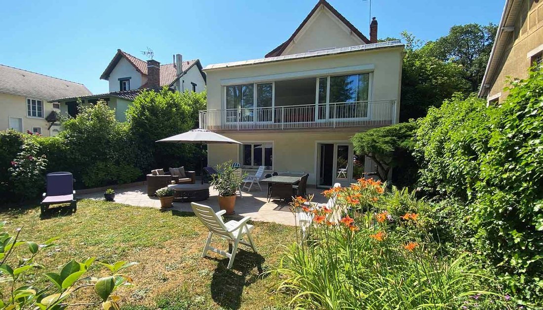 House in Gressets-Centre-Garenne-Bechevet, La Celle-Saint-Cloud, France 1 - 16099256