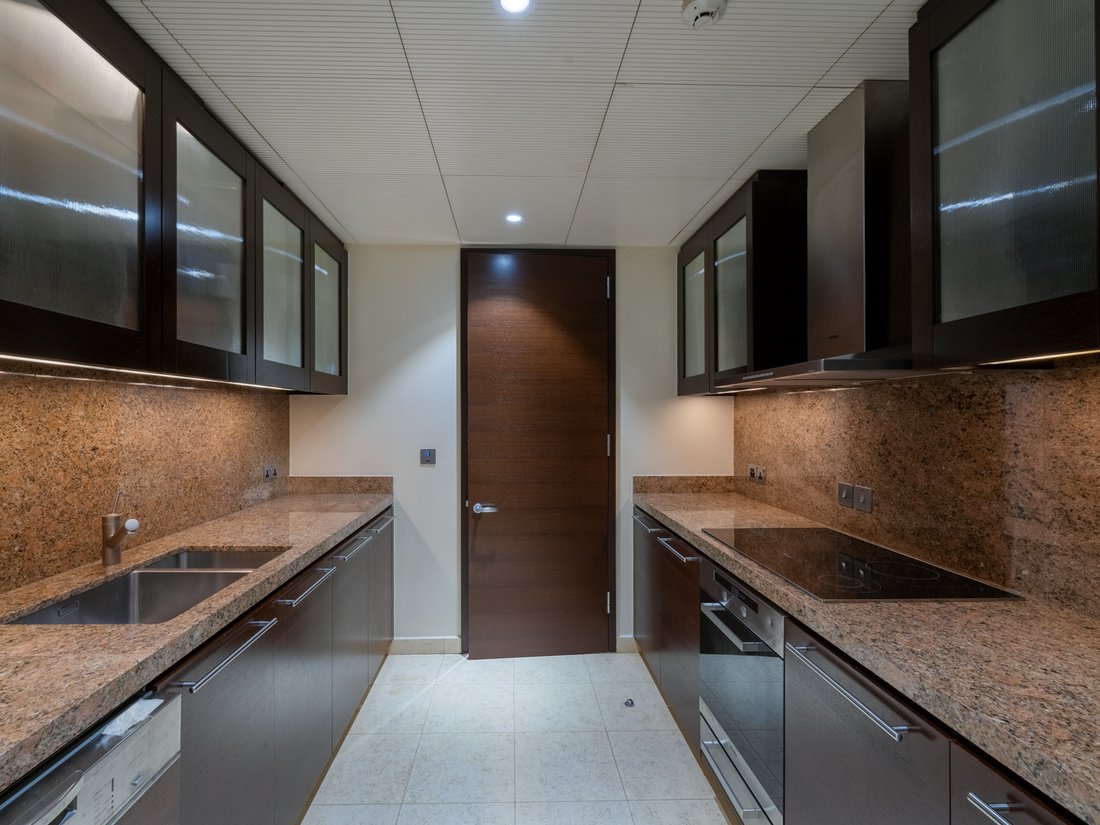 Apartment in Burj Khalifa, Downtown Dubai, Dubai 3 - 16099531