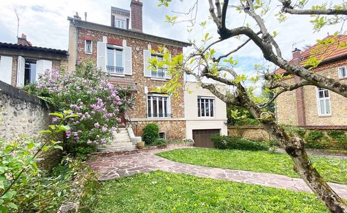 House in Pavé des Gardes, Chaville, France 1