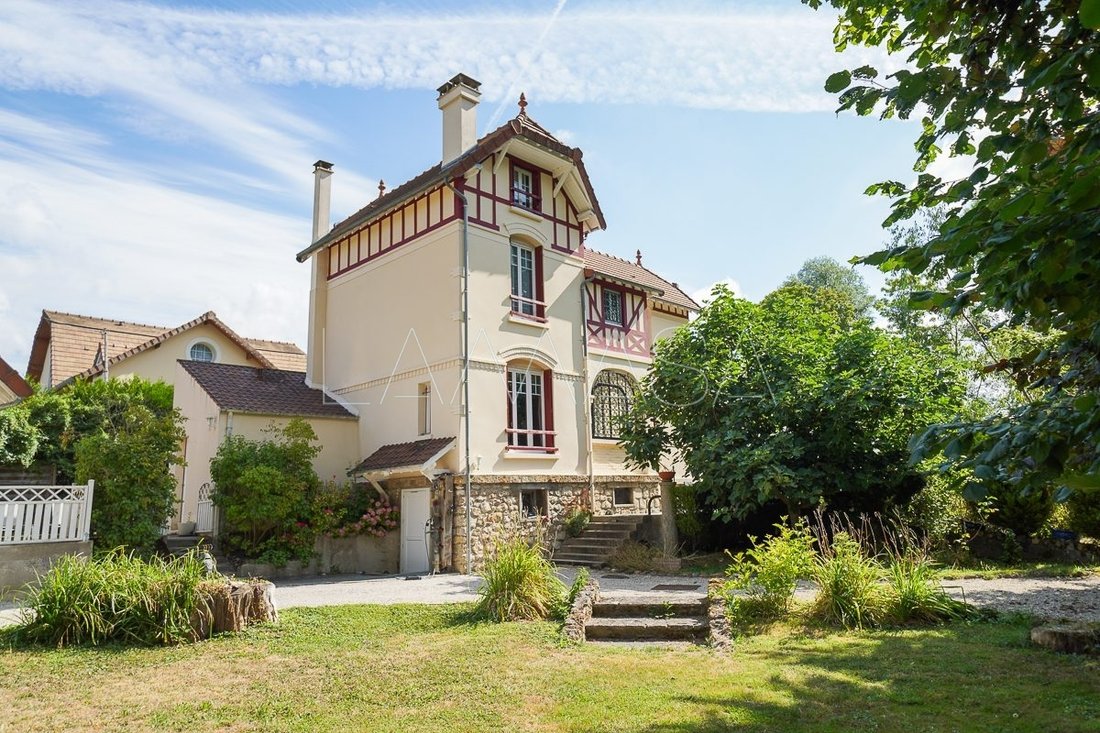 Estate in Esbly, Ile-de-France, France 1 - 16099119