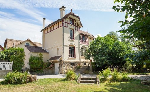 Estate in Esbly, Ile-de-France, France 1