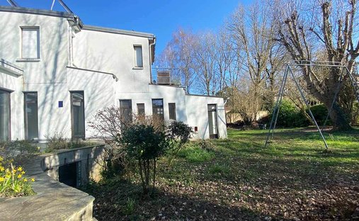 House in Domaine National du Château, Versailles, France 1