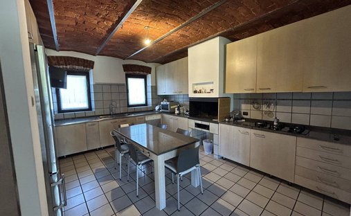 Revislate Castle Historic Residence