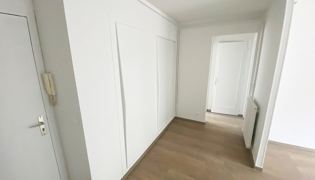 Apartment in Domaine National du Château, Versailles, France 3 - 16099176