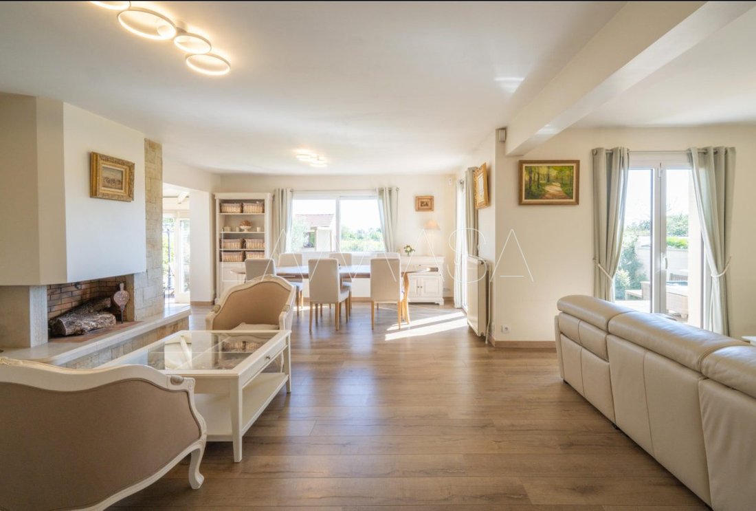 House in Combs-la-Ville, Ile-de-France, France 1 - 16099172