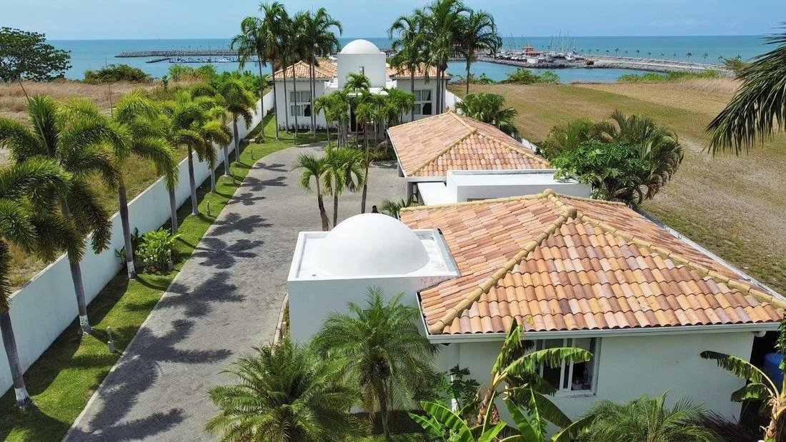 House in San Carlos District, Panama, Panama 2 - 16098437