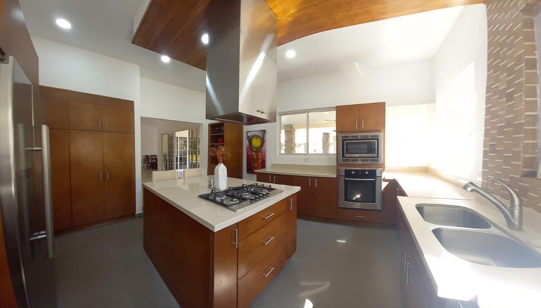 House in San Carlos District, Panama, Panama 3 - 16098404