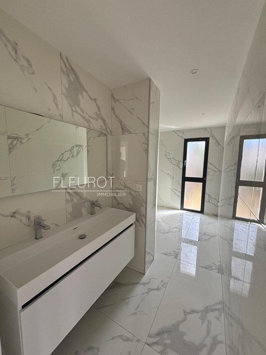 House in Ceyreste, Provence-Alpes-Côte d'Azur, France 4 - 16098986