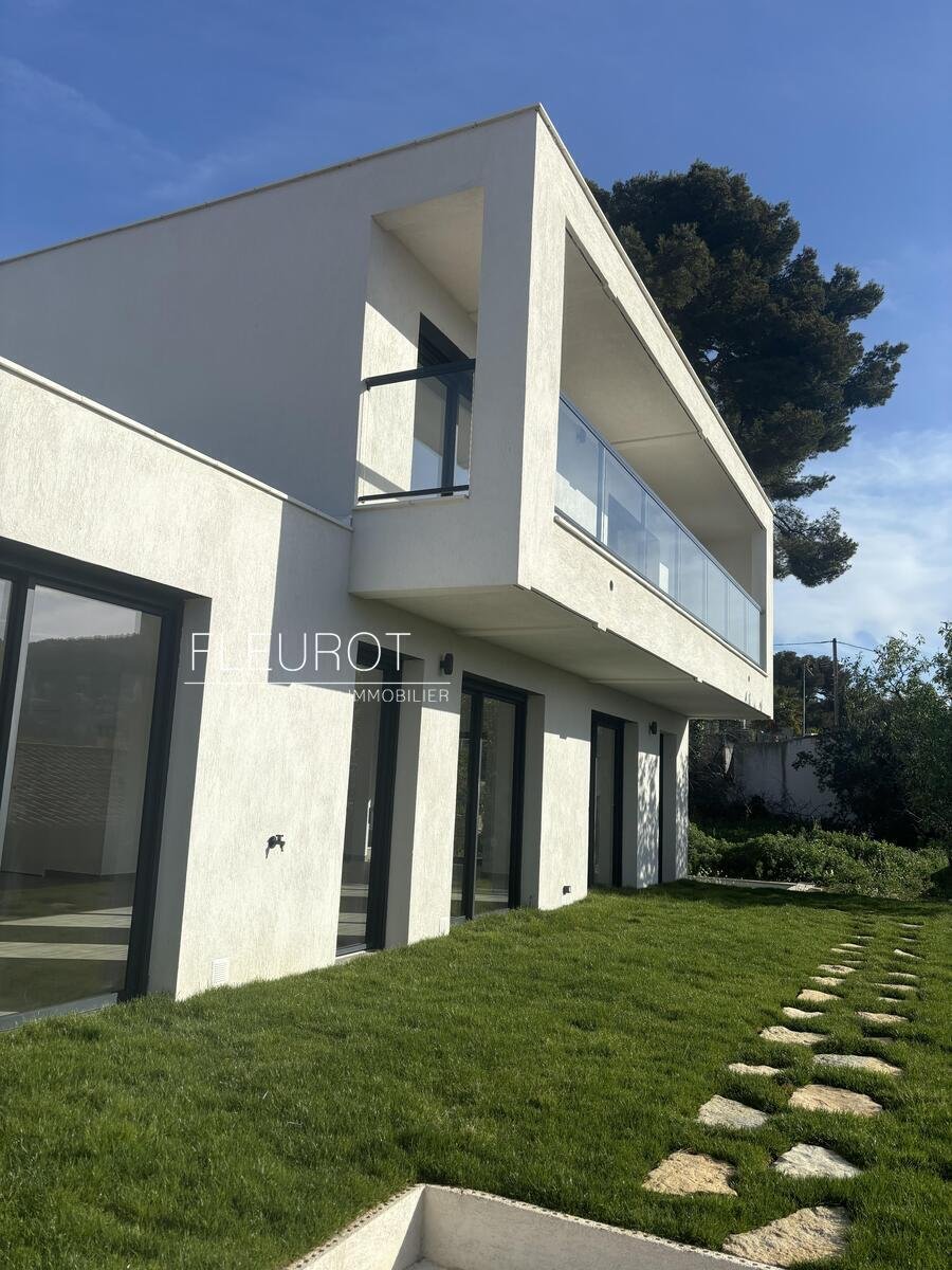 House in Ceyreste, Provence-Alpes-Côte d'Azur, France 2 - 16098986