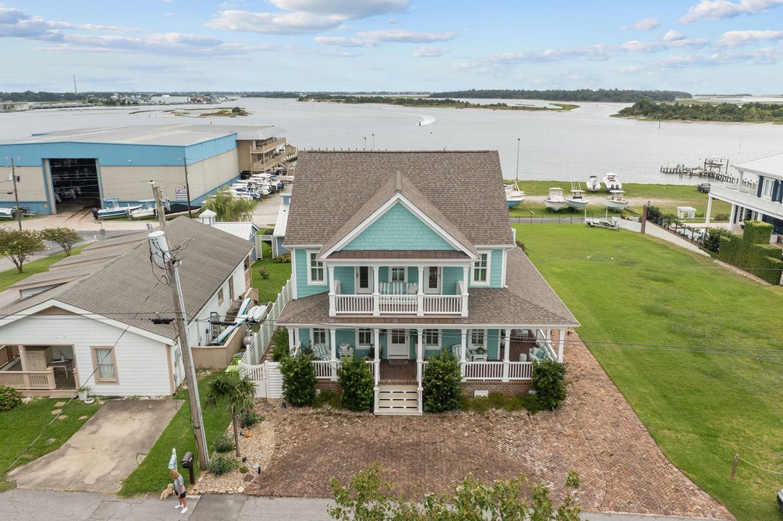 House in Cedar Point, North Carolina, United States 2 - 16098640