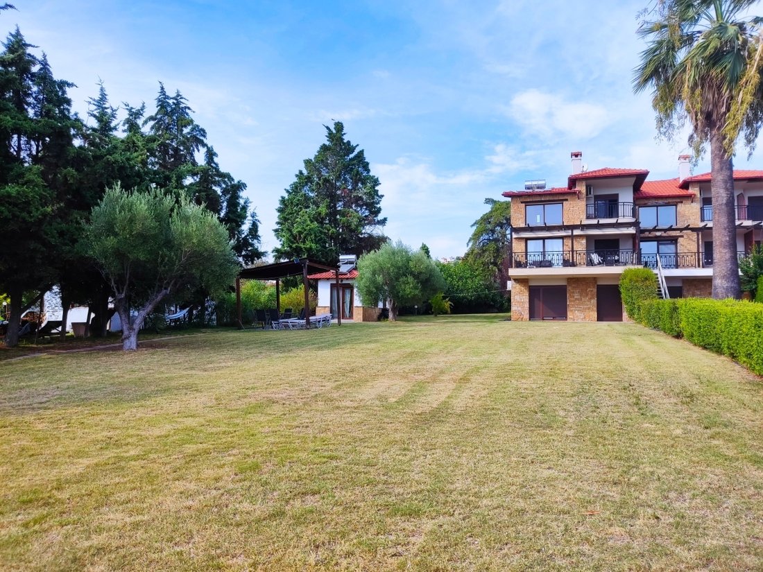 Villa in Pallini Municipal Unit, Macedonia and Thrace, Greece 2 - 16063728
