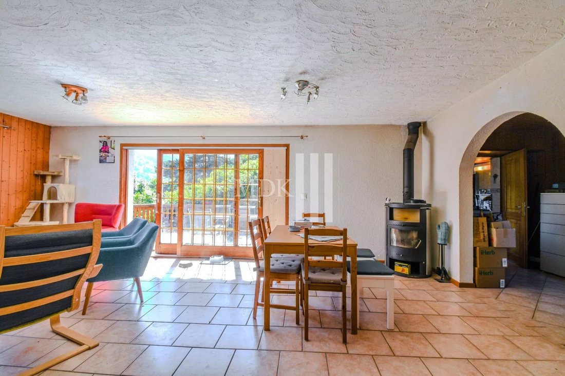 Spacious Apartment With Unobstructed View