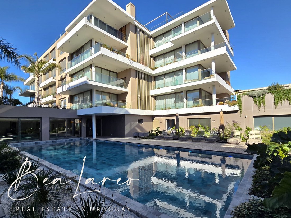 Apartment in Montevideo, Departamento de Montevideo, Uruguay 1 - 16100532