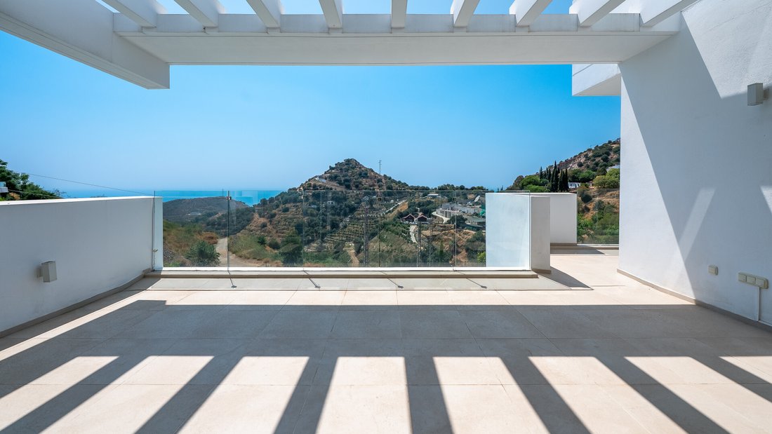 Apartment in Ojen, Andalusia, Spain 2 - 16100995