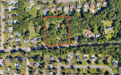 Land in Manalapan Township, New Jersey, United States 1